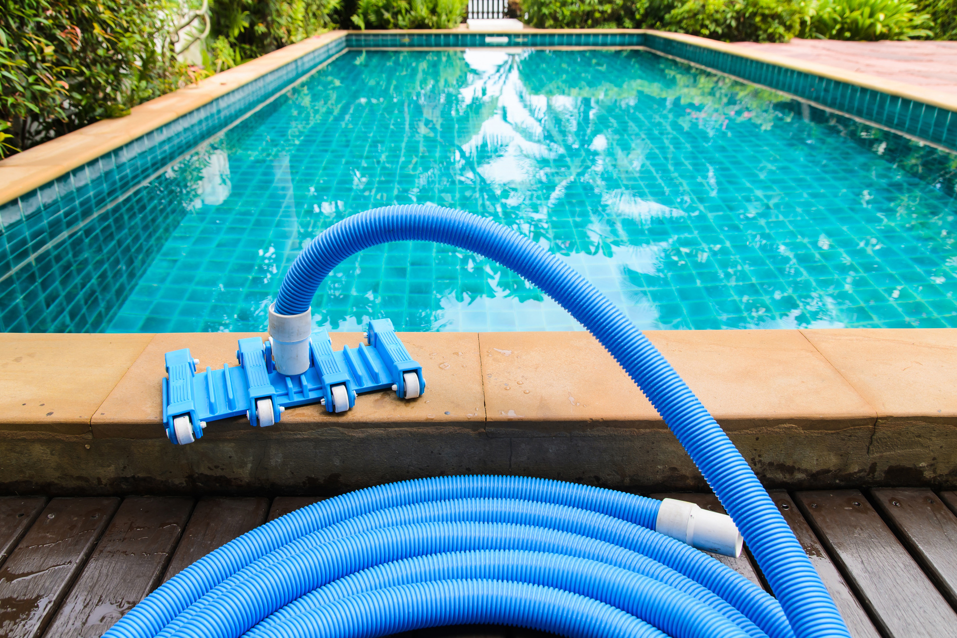 Swimming Pool Cleaning Services Dubai